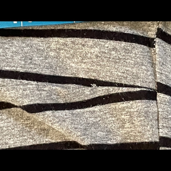 H&M MAMA Maternity Gray & Black Striped Top Size S - Picture 11 of 11